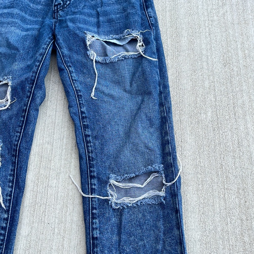Guess Jeans Size 29 mens distressed/ holes - Picture 3 of 10
